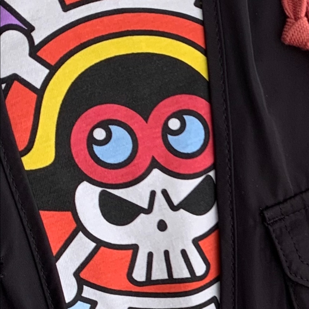 ONE PIECE Collection Tee - Picture 3 of 3